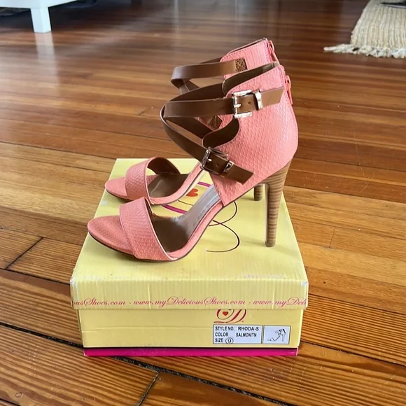 Salmon high heels - Picture 2 of 3